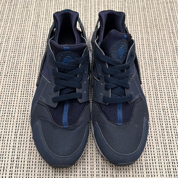 Nike Huarache - Picture 2 of 4